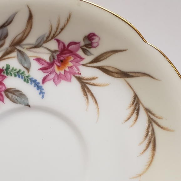 Beautiful Vintage Pink Flower Leaf & Wheat Grass Hand Painted Cup & Saucer - Picture 7 of 13